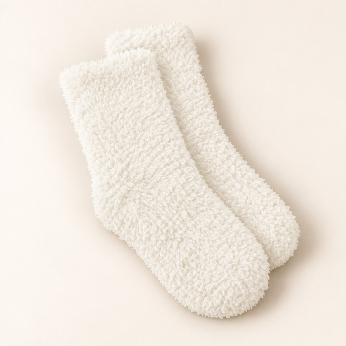 Hushly Lounge Socks in white